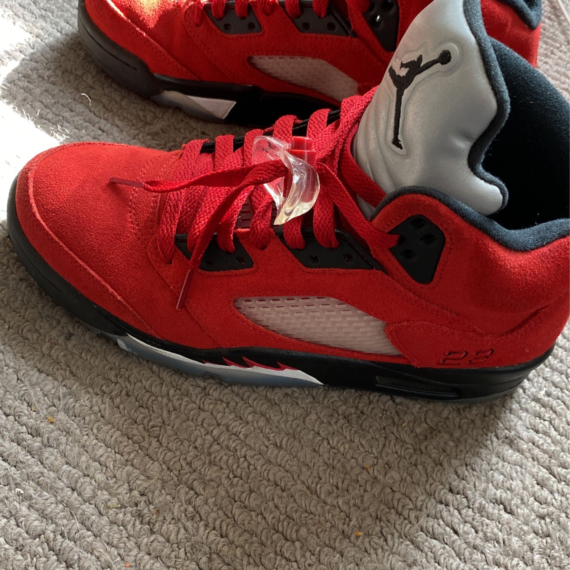 “Raging Bull” (GS7.5) Air Jordan 5 Retro 2021
