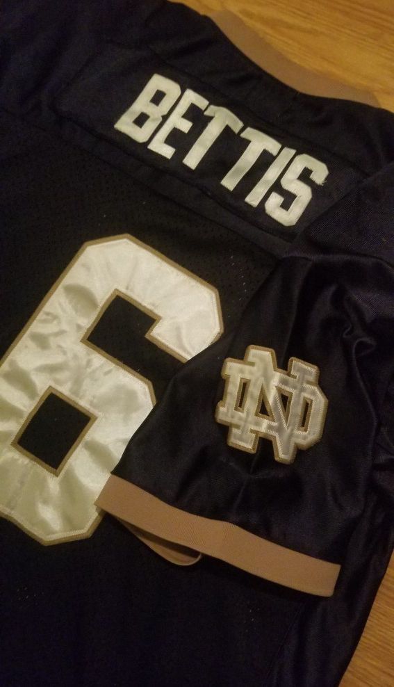 Jehrome Bettis Rookie Notre dame Throw back Jersey #6...Gridirons Great Brand..Great Condition!