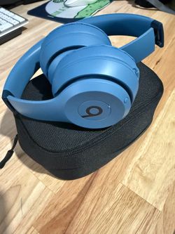 Blue Beats Solo 4 Headphones with Case In Slate Blue