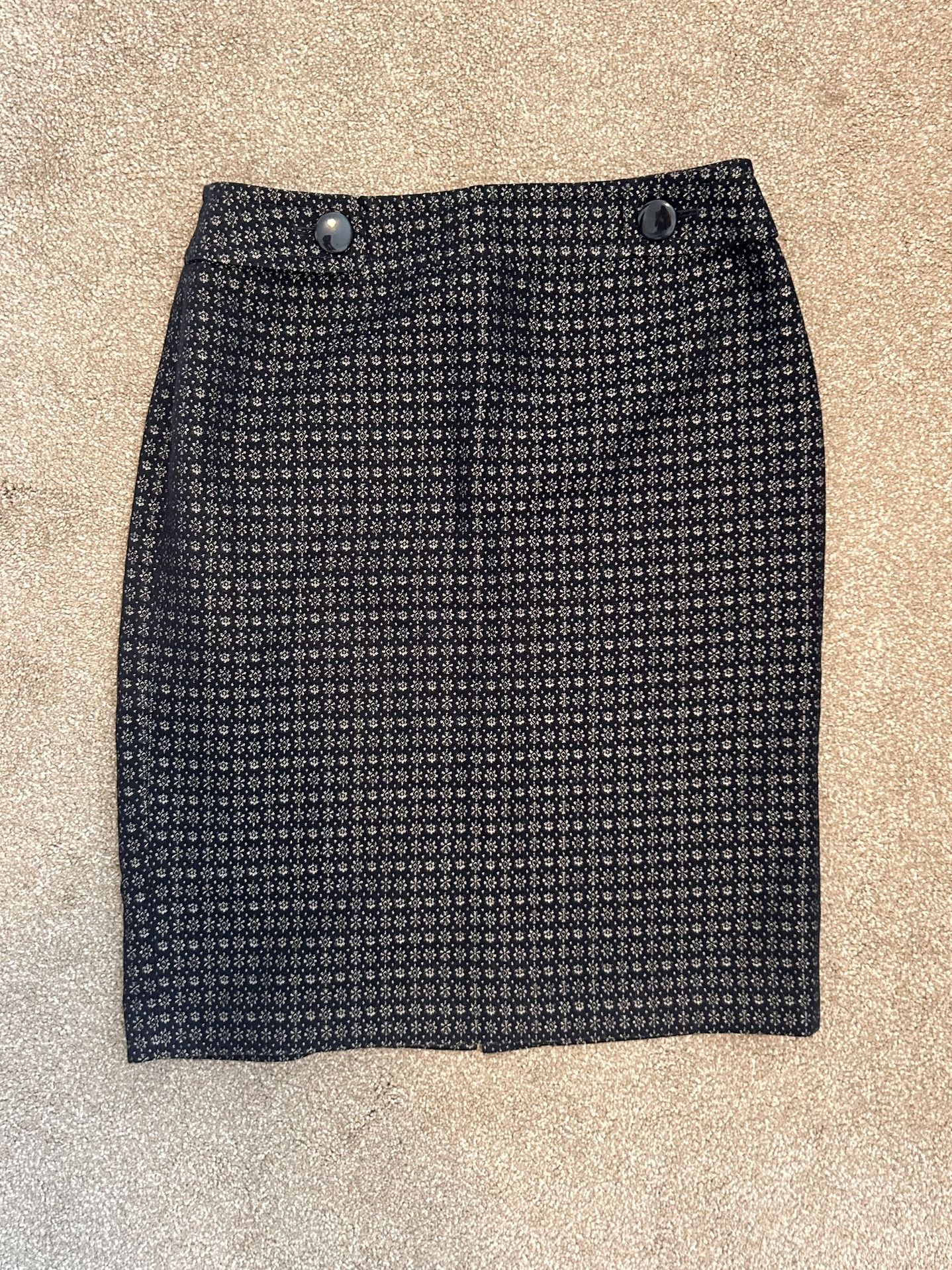 Ann Taylor Sz 2 Black Daisy/Geometric Pattern Pencil Skirt