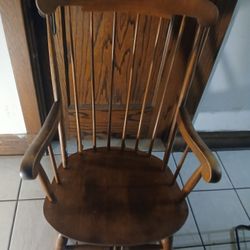 Wood Rocking Chair 