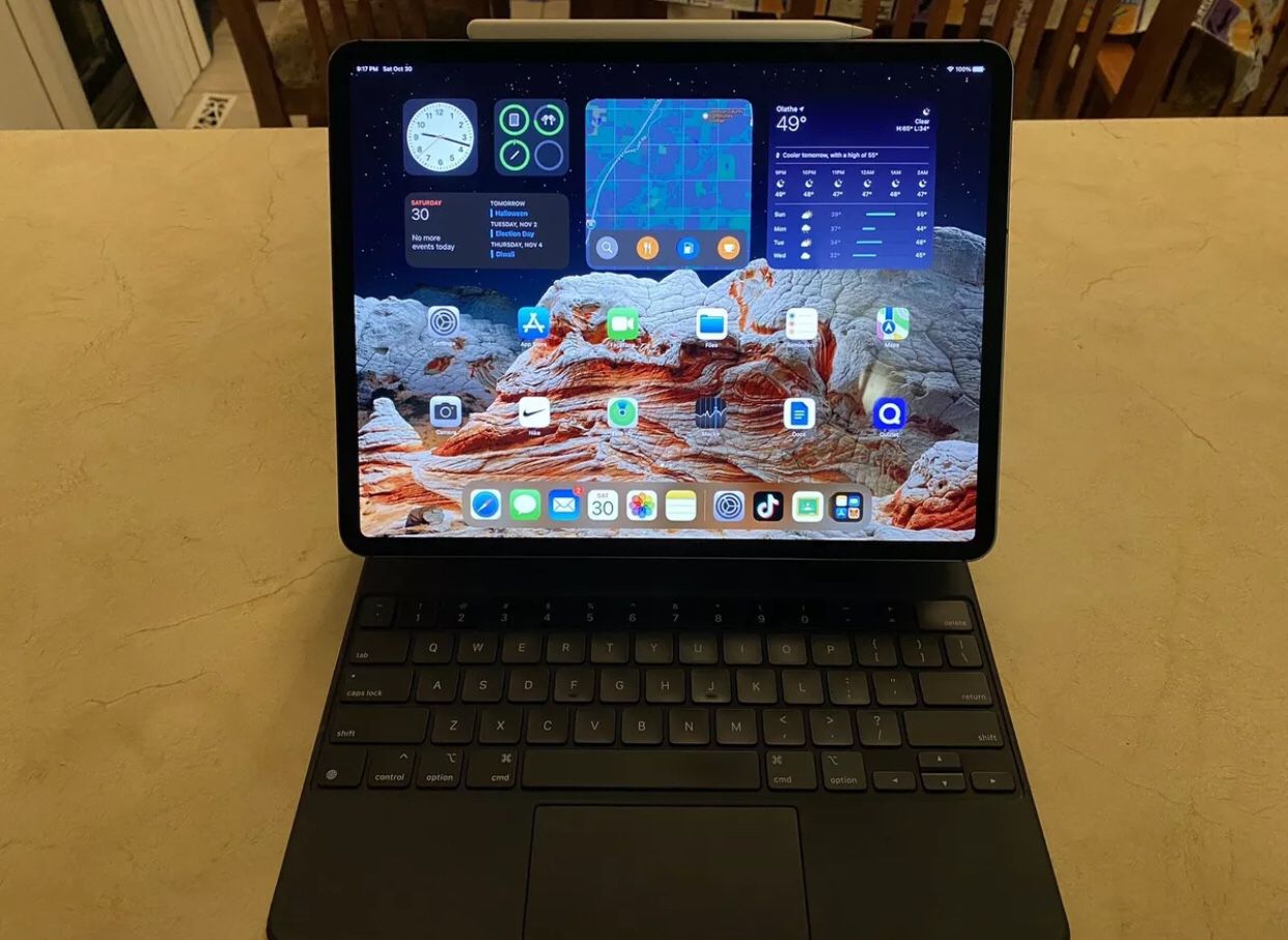iPad Pro 4th Gen-1TB -wi-fi + 4G (AT&T)-12.9”-Space G-Apple  Pencil -Magic Keyboard 