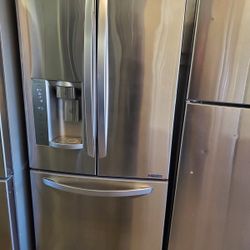 LG French Door Refrigerator (W 33)