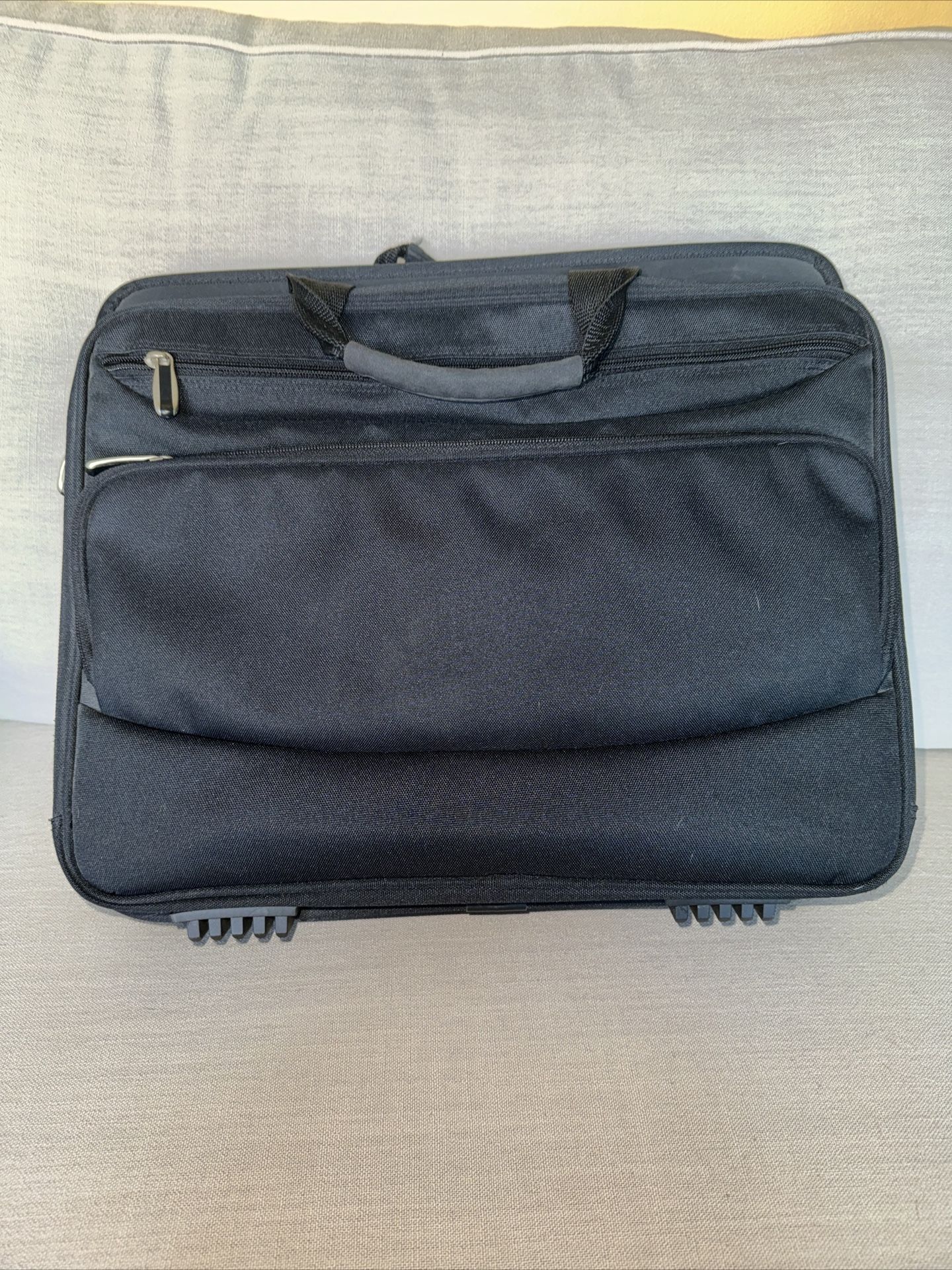 Briefcase Travel Bag 16.00L x 13" tall x 4" W Laptop bag messenger