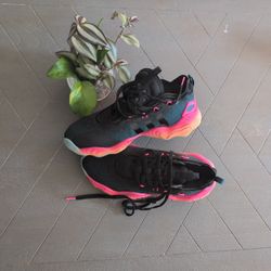 New Adidas Running Shoe Kids Size 6