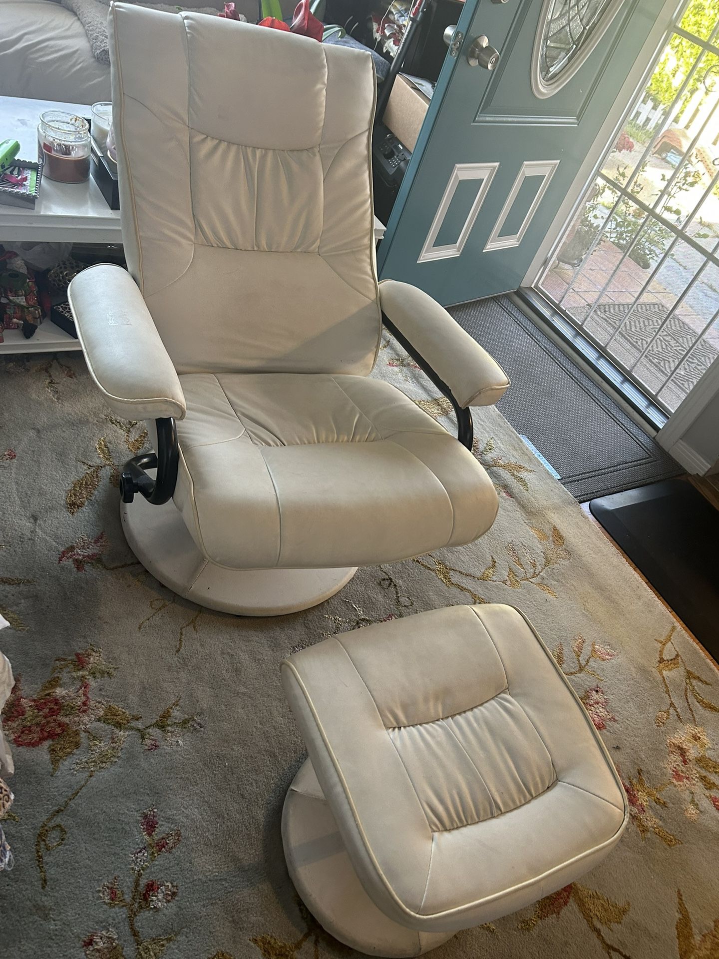 Recliner Chair Good Condition Leather Faux