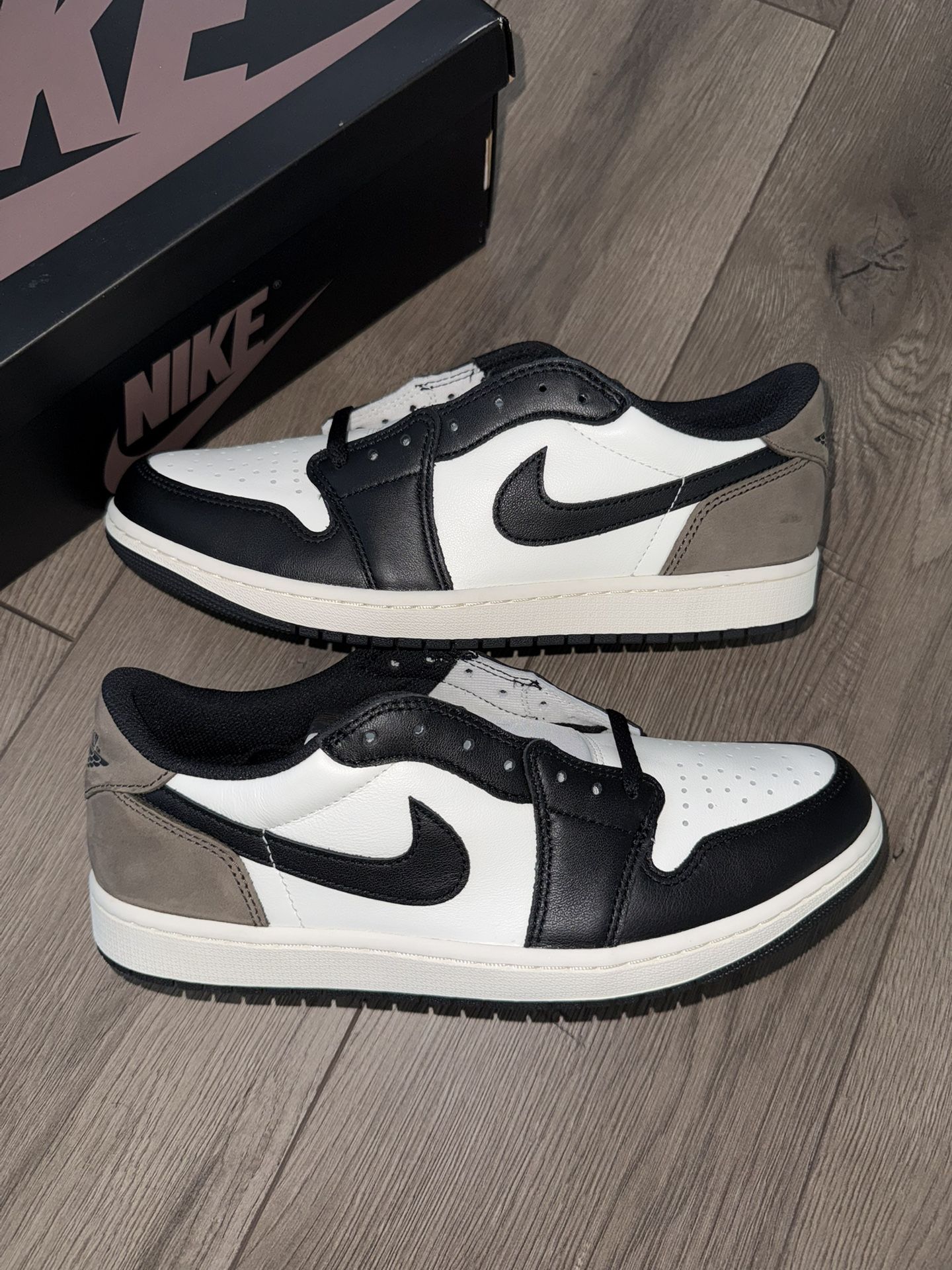 Jordan 1 Low Mocha Size 11