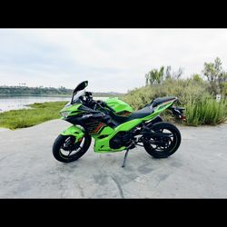 2023 Kawasaki Ninja 400 - Night Cat