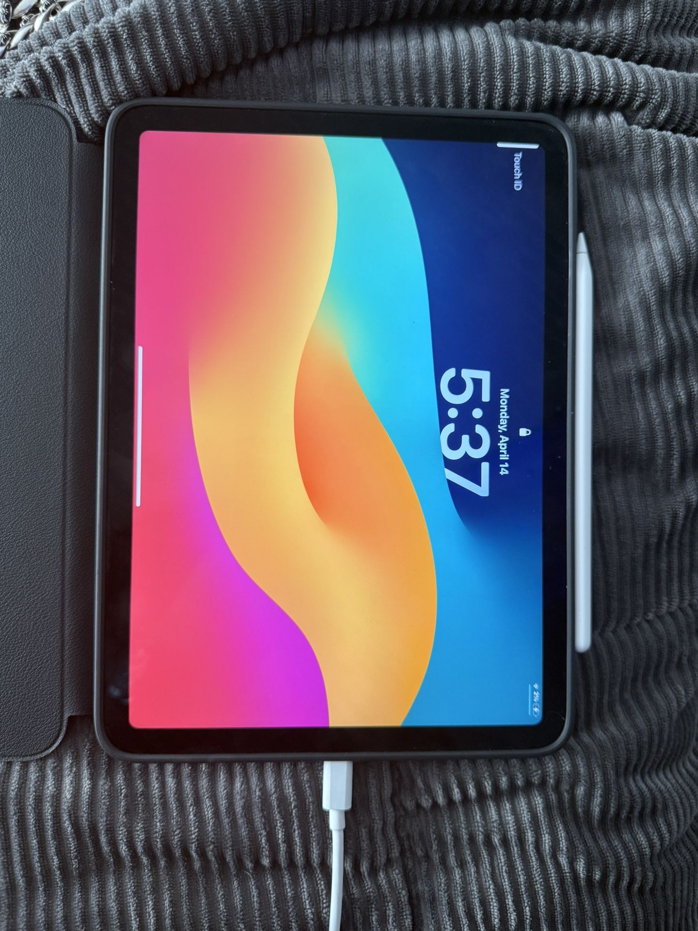 Apple iPad Air (M2) Wi-Fi With Case and Apple Pencil Pro