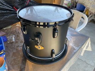 Tama 13” tom.