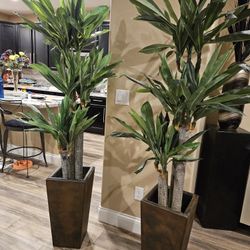 LIKE NEW! Pair of  Faux Trees  in Decorative Planters