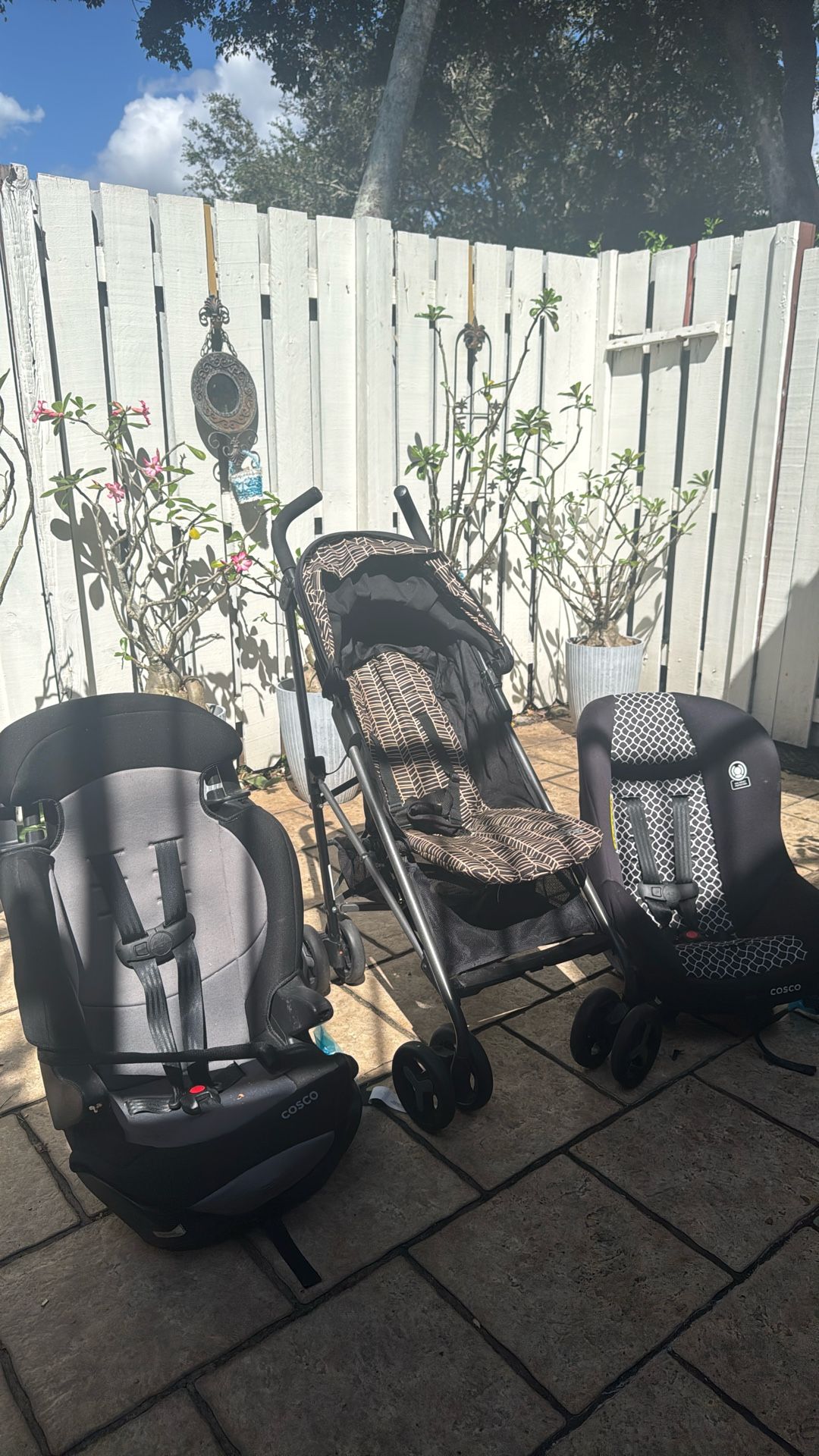 2 Car seats & A Stroller 