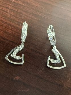 14 karat white gold gemstones earrings