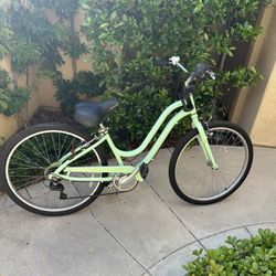 Huffy Woman’s 26 Inch Parkside Beach Cruiser Bicycle