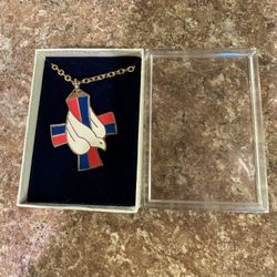 Vintage confirmed in Chris cross necklace shipping available