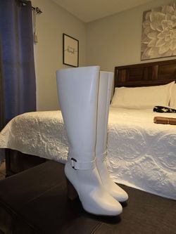 Andrea 8.5 white boots