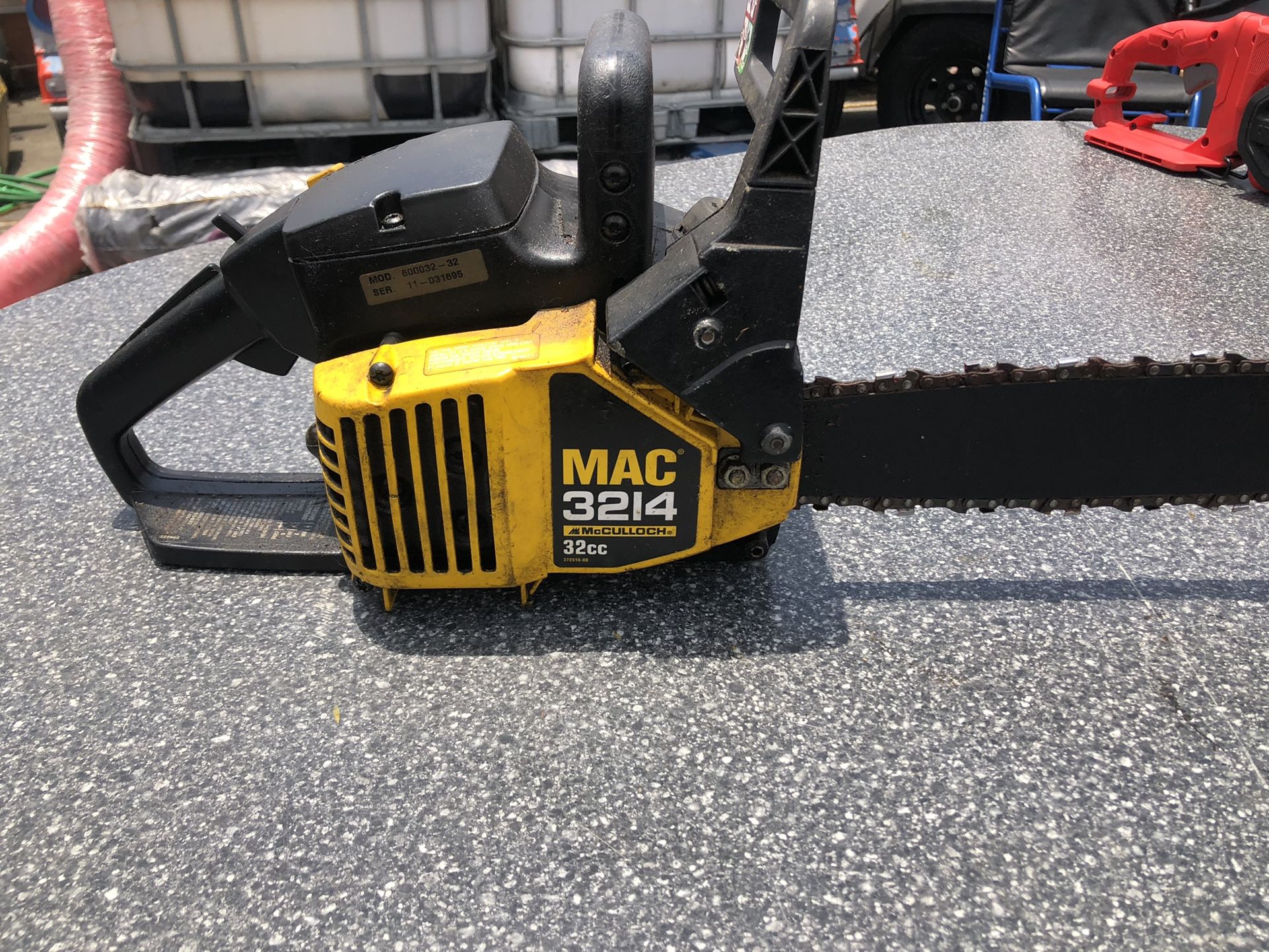 MAC 3214 MCCULLOUGH 32 CC Chainsaw 