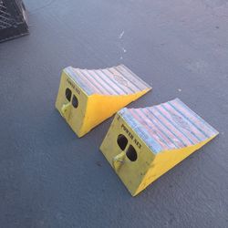 Heavy-Duty Wheel Chock