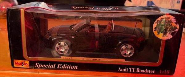 Audi tt roadster 1/18 die cast