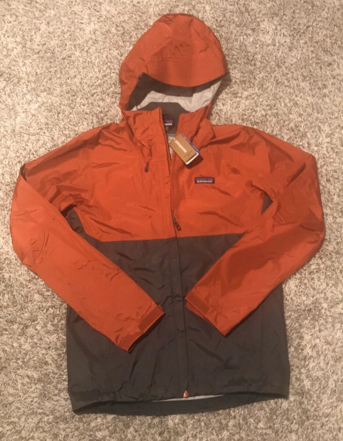 New Patagonia Raincoat windbreaker size Men’s XS