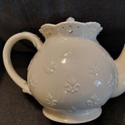 Cream Lace, Skye McGhie Fine Porcelain Teaput And 2 Cups