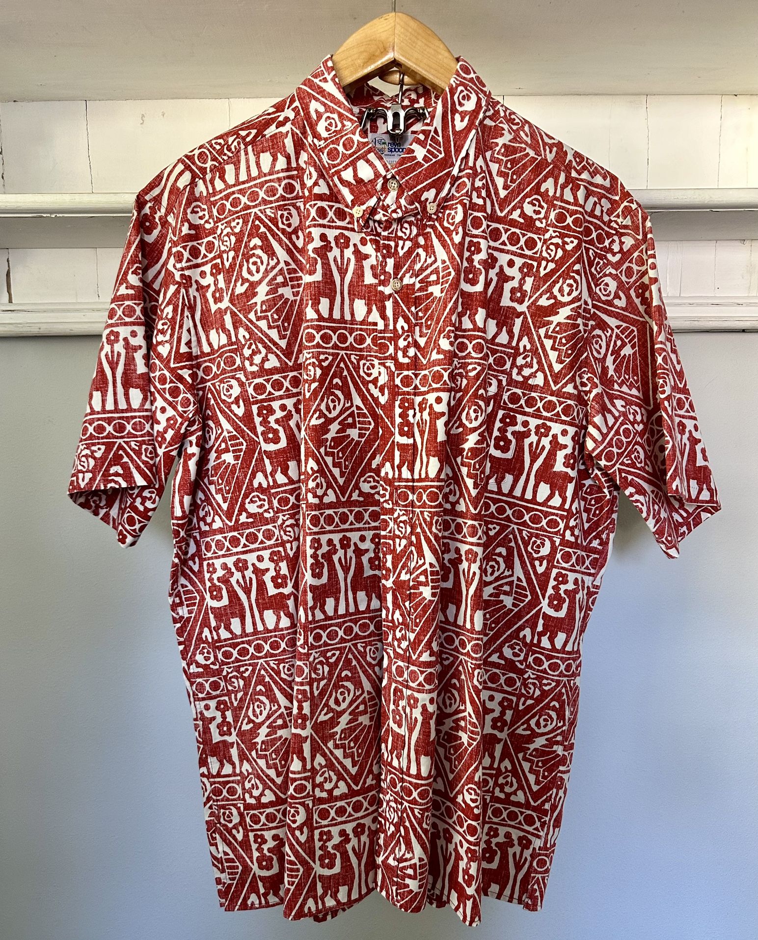 Vintage 80s90s Reyn Spooner Hawaiian Shirt.  Red and white reverse print cloth.  EUC.  