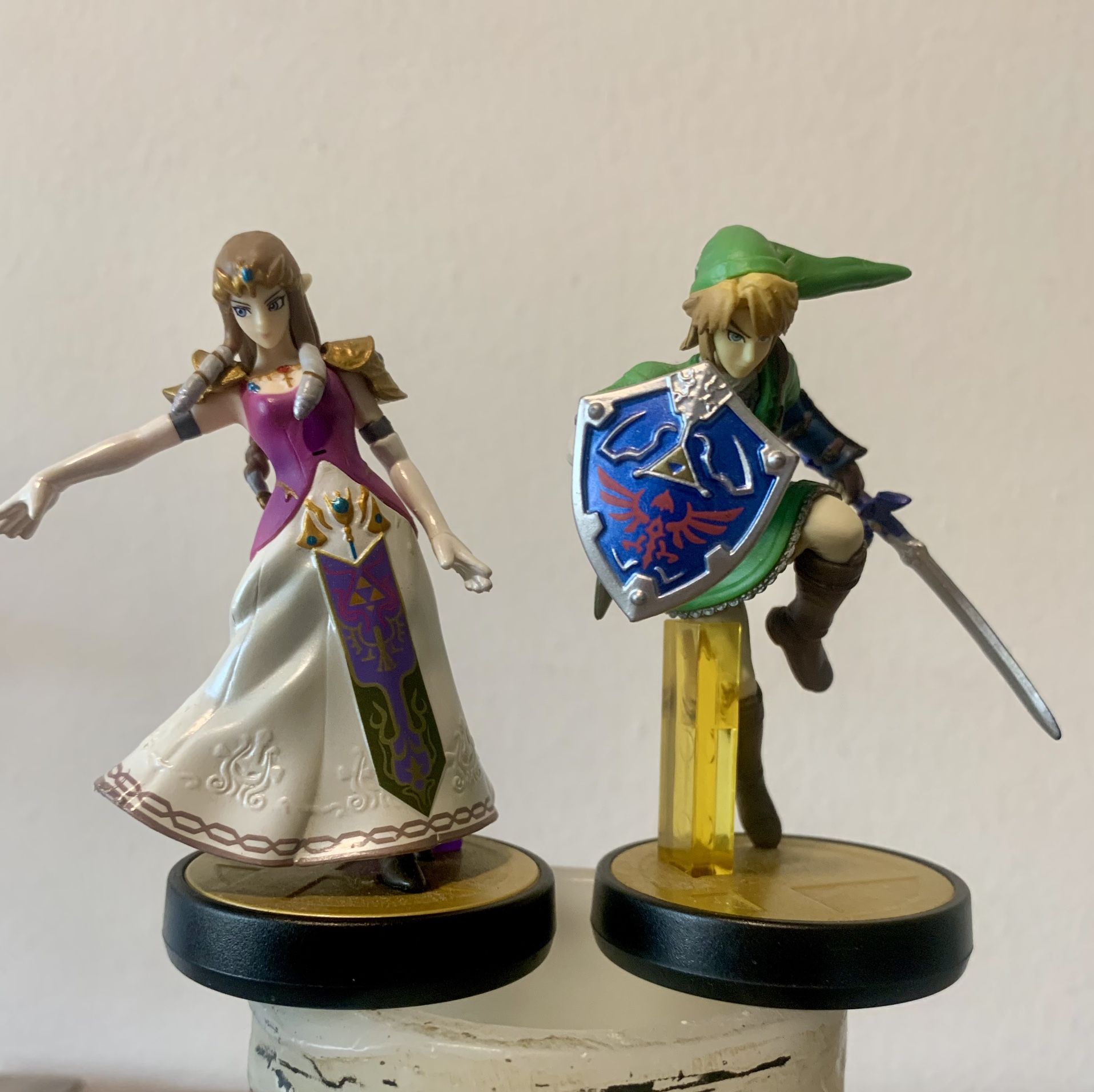 Princess Zelda & Link Amiibos Figures