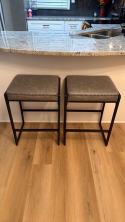Gray Leather Vasagle Bar Stool Set