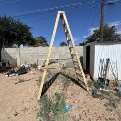 10ft Fiberglass Ladder