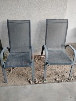 Patio furniture chairs (2)