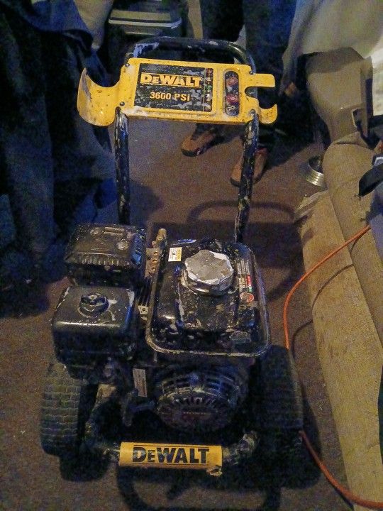 DEWALT 3600 PSI WATER GAS PRESSURE WASHER