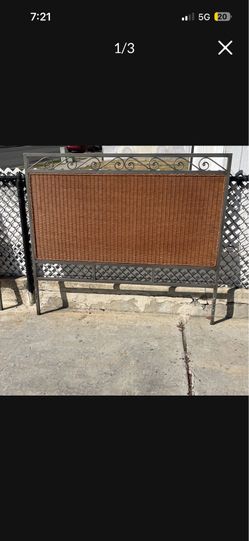 FREE QUEEN SIZED BED FRAME