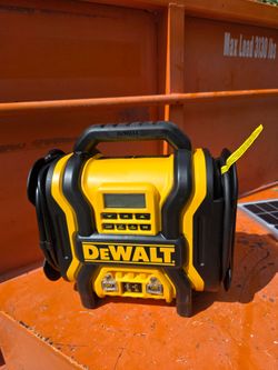 Dewalt jumpbox