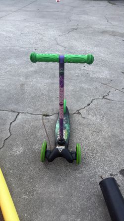Monster jam Grave Digger scooter