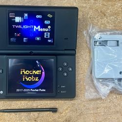 Nintendo DSi with Flashcart
