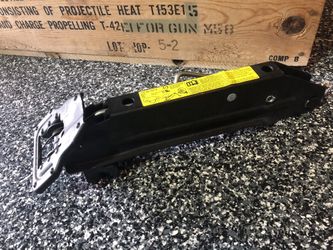 2004 Porsche Cayenne OEM Car Jack