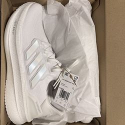 ADIDAS ULTRABOOST 5  W Size W12/M10.5 Ultra Boost