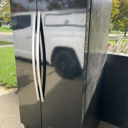 Kenmore black Fridge 