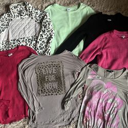 Ladies medium long sleeve tops sweaters. $5 for all.