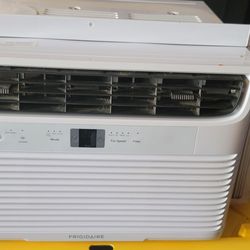 Frigidaire 8000 BTU window air conditioner 100.00