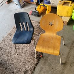 2 Kids Chairs 