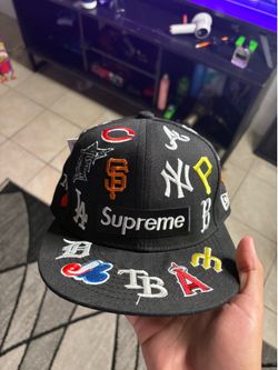 Supreme fitted hat