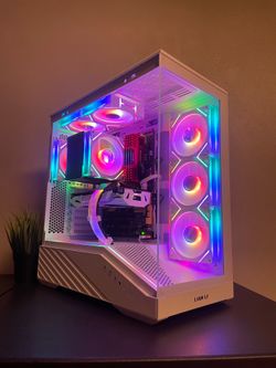 Custom Lian Li Gaming PC: Intel i7, GTX 1070, 16GB Ram, SSD + HDD Windows 11