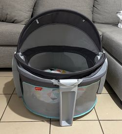 Fisher-Price Portable Bassinet On-The-Go Baby Dome