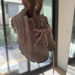 Pink new balance Kids 10