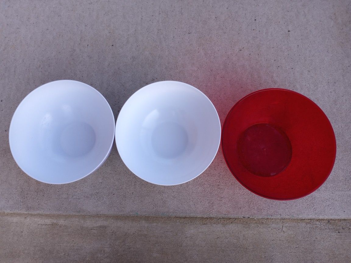 RED MIXING BOWL $1.00