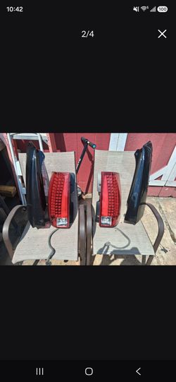 ESCALADE TAIL LIGHTS AND UPPER FILLERS