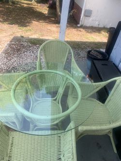 Wicker table glass top with 4 chairs