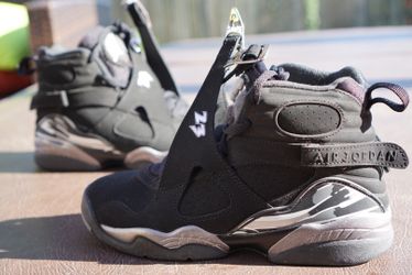 Air Jordan Retro 8 Chrome Size 5.5Y