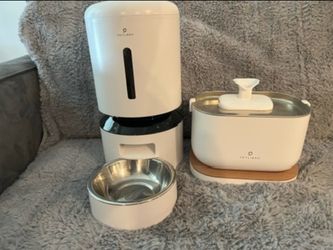 Petlibro pet food & water dispenser